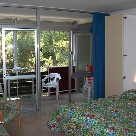 Aparthotel Casa Di Caccia 2*
