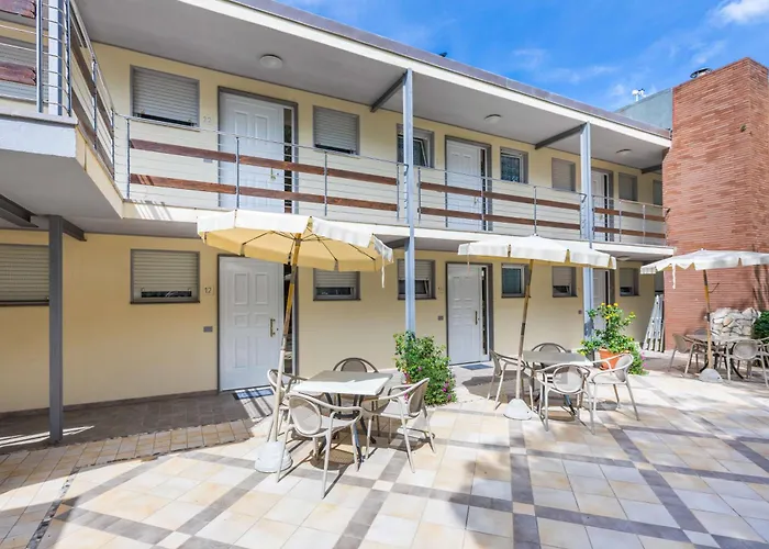 Casa Di Caccia Aparthotel 3*